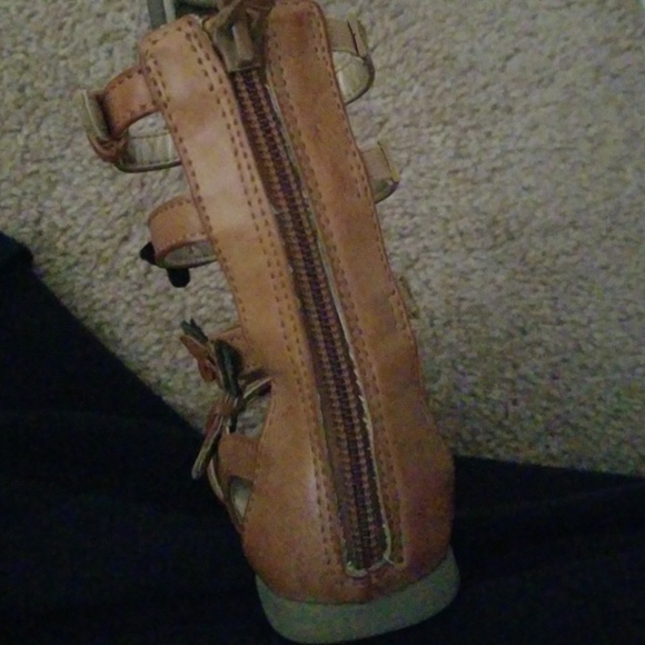 Sandals - Picture 2 of 3